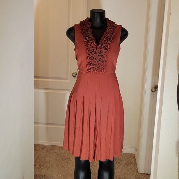 ADRIANA PAPELL PETITE V-NECK SLEEVELESS DRESS - Picture 4 of 13